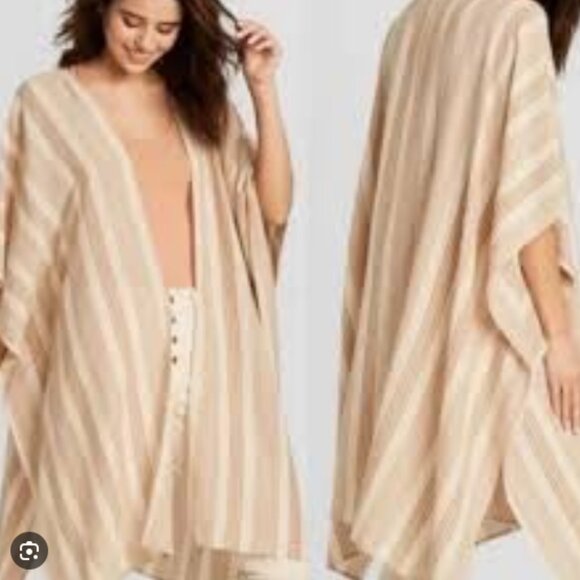 Univerals Thread Kimono - Picture 1 of 6